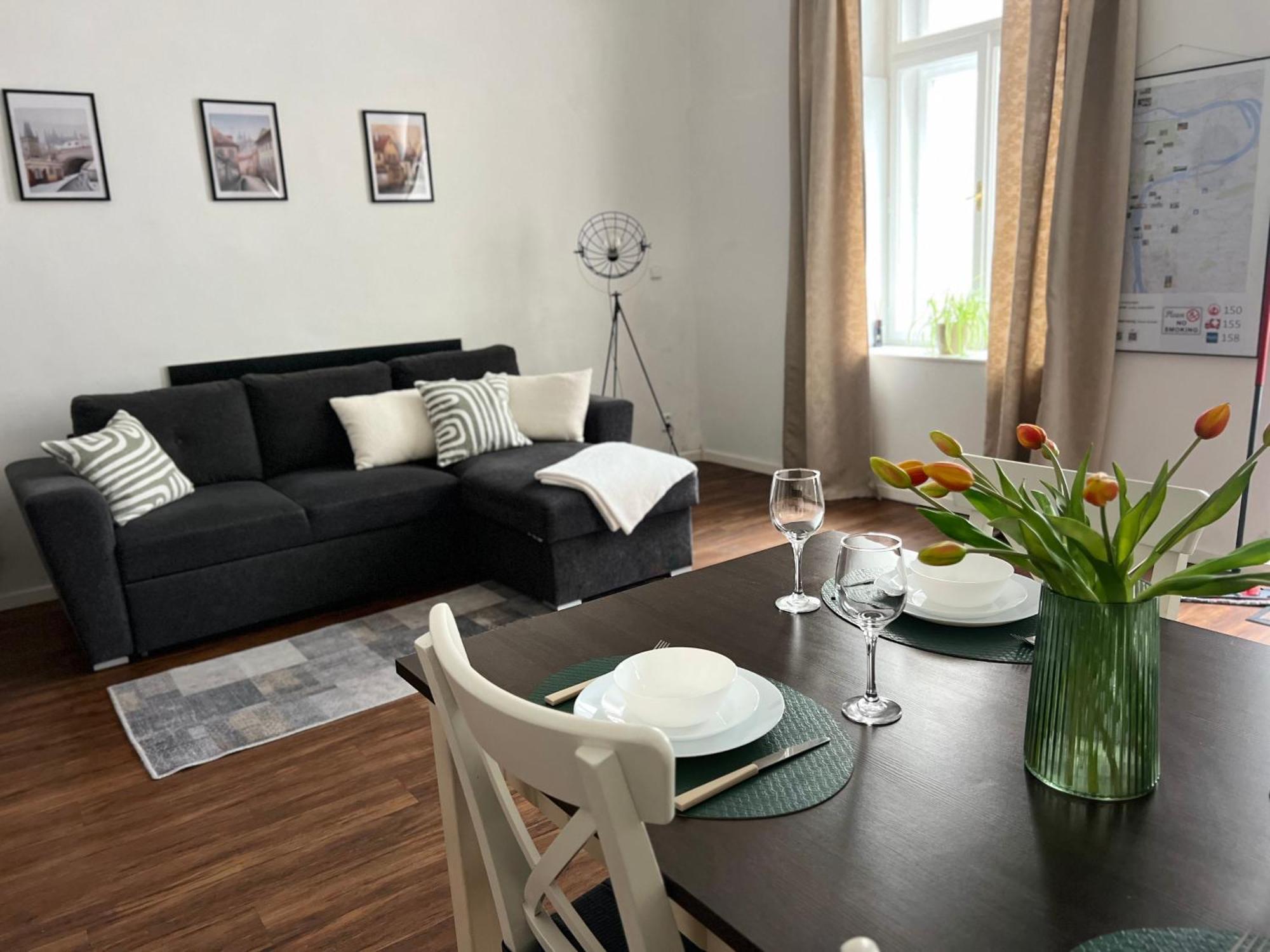 Lovely Havanska - With Free Parking Apartmán
